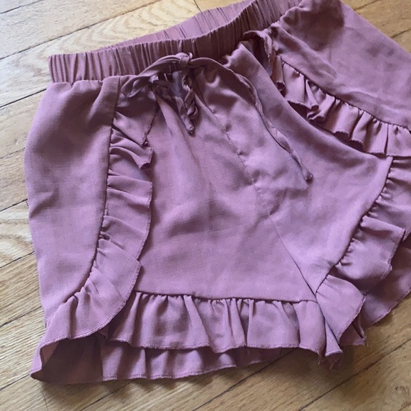 Dusty Rose Ruffle Shorts - Picture 6 of 7